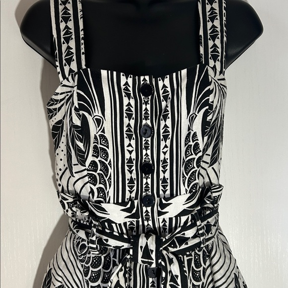 Farm Rio Black and White XS Romper - Picture 2 of 11